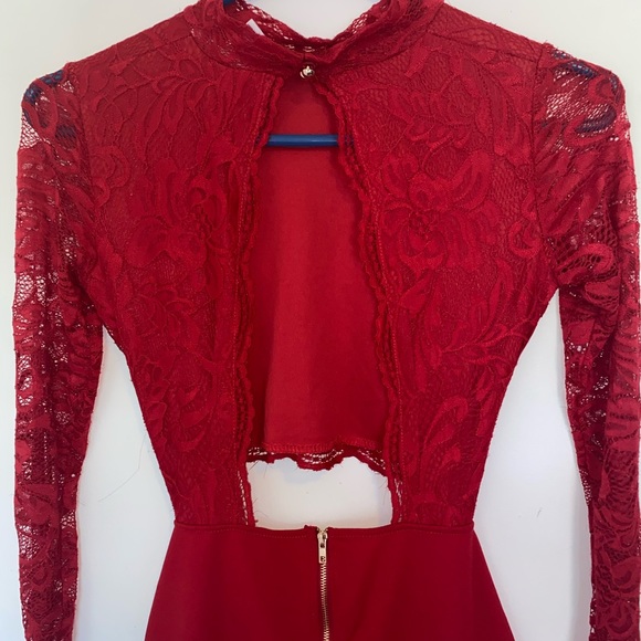 backless red lace long sleeve dress - Picture 9 of 10